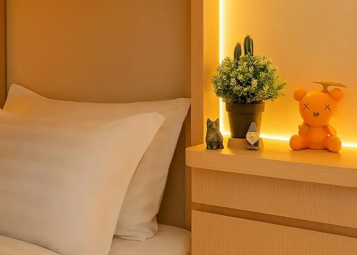 Modern & Luxury 2br Near Solaire, Okada, Airport *