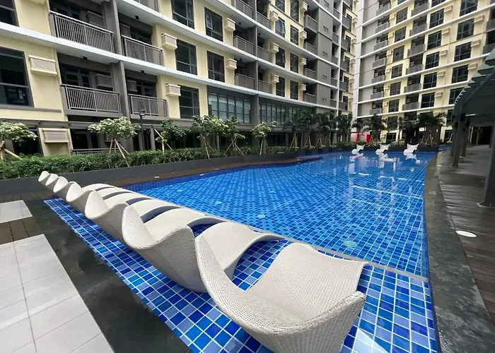 Modern & Luxury 2br Near Solaire, Okada, Airport