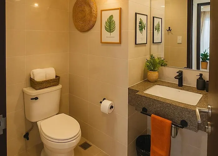 Modern & Luxury 2br Near Solaire, Okada, Airport