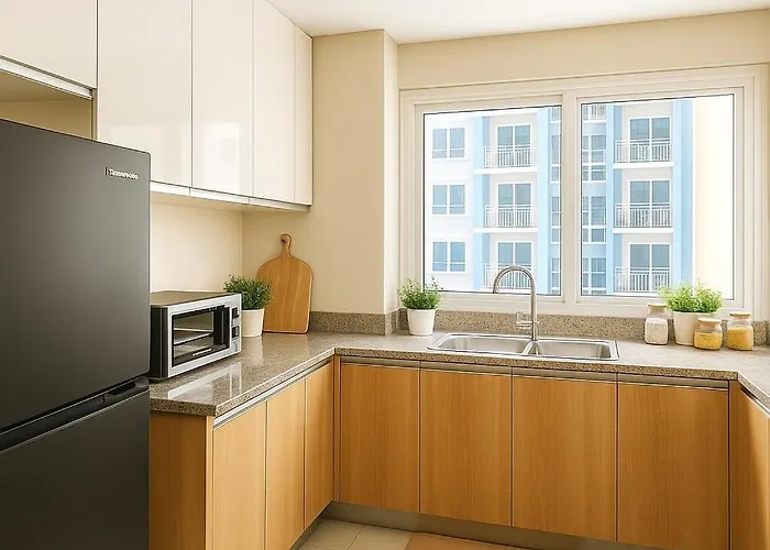 Modern & Luxury 2br Near Solaire, Okada, Airport