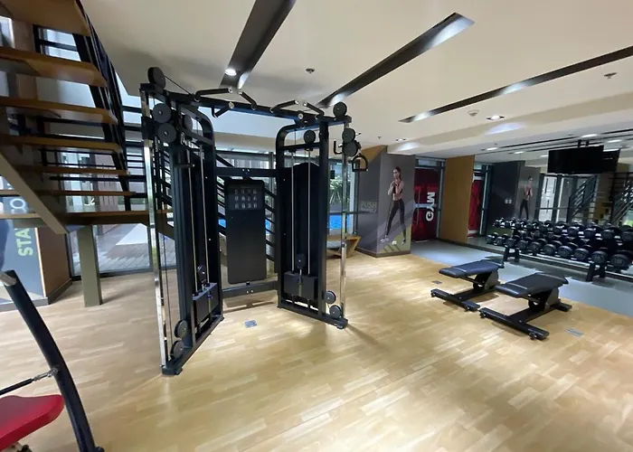 Modern & Luxury 2br Near Solaire, Okada, Airport